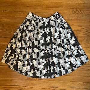 Lularoe black and white patterned Madison skirt with pockets